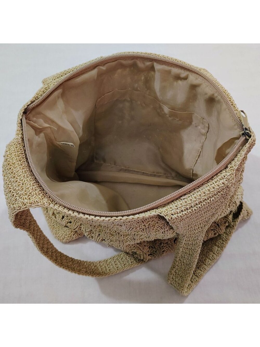 Woven Shoulder Bag Beige Zipper Lightweight Summer Tote Durable Crochet Design - Picture 5 of 16